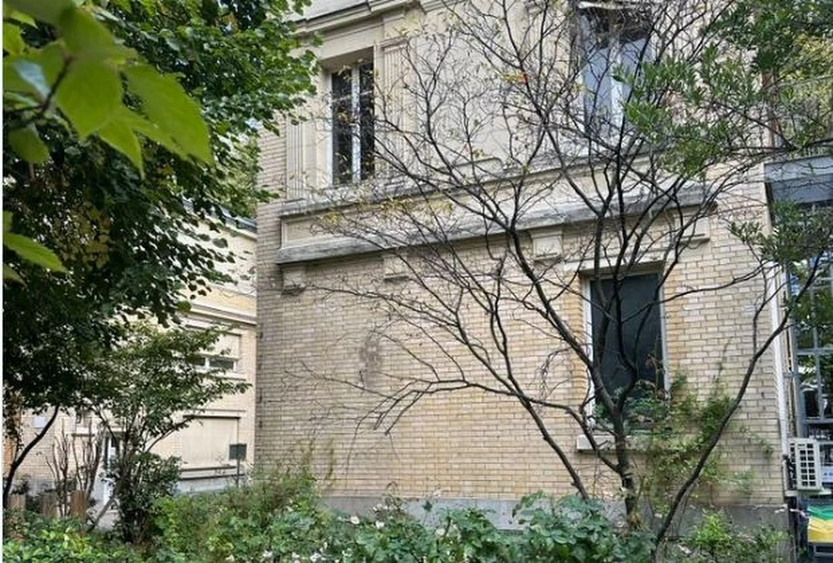 Zrównane z ziemią może zostać jedno z zabytkowych laboratoriów Marii Skłodowskiej-Curie w Paryżu. Chodzi o niewielki budynek z początku XX wieku, który znajduje się koło siedziby noszącego imię polskiej noblistki instytutu naukowego i poświęconego jej muzeum.