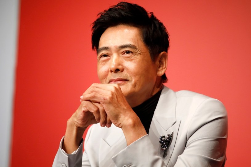 Chow Yun-Fat to jeden z najbardziej znanych gwiazdorów z Hongkongu, który zrobił karierę również w Hollywood. Popularność przyniosły mu role w kultowych już filmach reżyserowanych przez Johna Woo. Aktor gości obecnie na Festiwalu Filmowym w Pusan, gdzie odebrał nagrodę dla Azjatyckiego Filmowca Roku. Przy okazji udzielił wywiadu, w którym poskarżył się na chińską cenzurę.