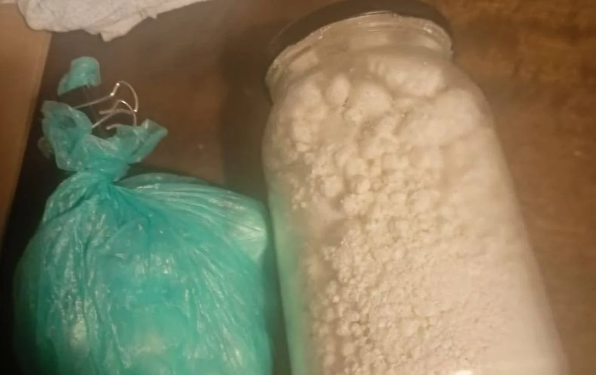 Nawet 12 lat pozbawienia wolności może grozić 40-latce i jej 49-letniemu znajomemu, których zatrzymali policjanci z Kielc. Oboje są podejrzani o obrót znaczną ilością narkotyków.