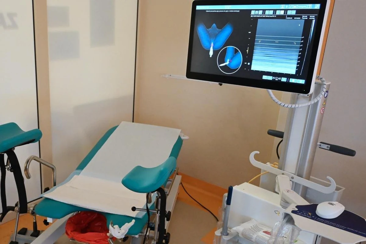 ​Nowoczesny sprzęt do biopsji fuzyjnej prostaty kupił za ponad 600 tys. zł Szpital Wojewódzki w Szczecinie. Dzięki aparatowi pacjenci z podejrzeniem raka gruczołu krokowego zyskają dostęp do szczegółowej, wiarygodnej diagnostyki, która szybko, bezpiecznie i bez bólu potwierdzi lub wykluczy chorobę.