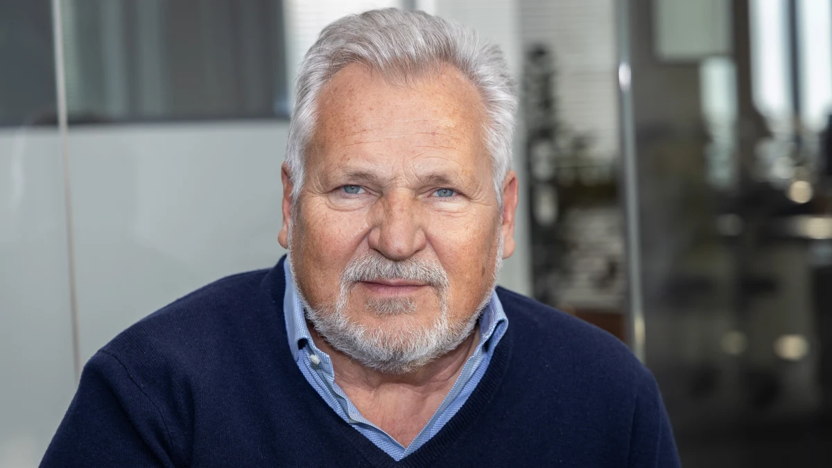 „Lewica to nie tylko kompetencja jej polityków, ale to czytelny i konsekwentnie wypowiadany program. We władzy będzie można go wdrażać i powinniśmy taką szansę lewicy stworzyć” - mówił w sobotę na konwencji programowej Lewicy w Będzinie były prezydent Aleksander Kwaśniewski.