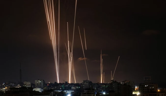 Zmasowany atak na Tel Awiw. Hamas wystrzelił ponad sto rakiet