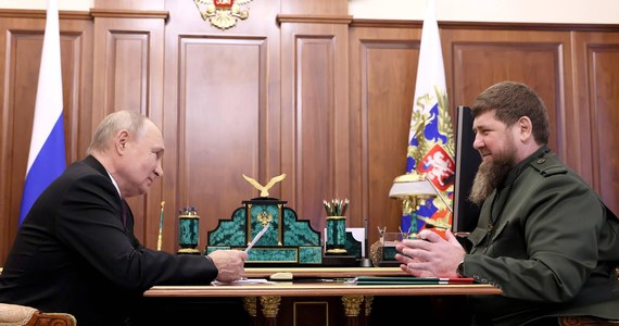 Ramzan Kadyrow chce odwołania zbliżających się wyborów prezydenckich w Rosji albo wystawienia w nich tylko Władimira Putina. „Nie mamy na dziś innej osoby, która mogłaby obronić nasz kraj” – powiedział przywódca Czczeni. 