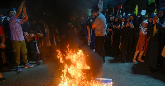 Hezbollah przy użyciu „dużej liczby pocisków artyleryjskich i rakiet kierowanych” zaatakował z Libanu trzy pozycje izraelskie. Arabska szyicka organizacja podała, że przeprowadziła atak „na znak solidarności z oporem ludu palestyńskiego”.