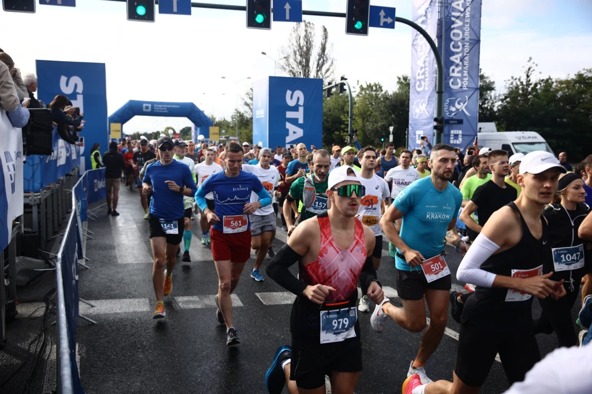 Kenijczyk Erick Leon Ndiema i jego rodaczka Hilda Jelagat Kiptum zwyciężyli w dziewiątej edycji Cracovia Półmaratonu Królewskiego. W biegu na dystansie 21,0975 km, z metą w Tauron Arenie Kraków, wystartowało 7 627 osób.