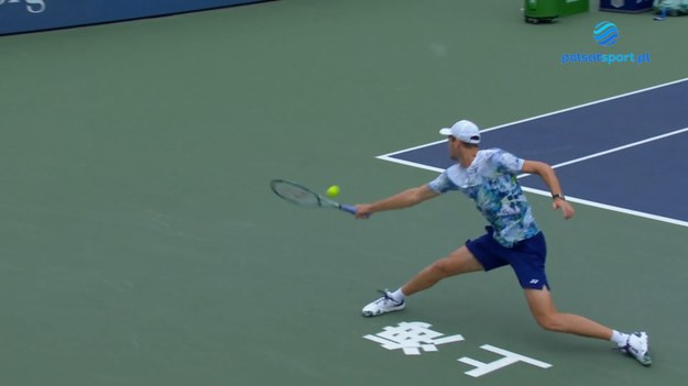 Hubert Hurkacz awansował do  czwartej rundzie ATP 1000 w Szanghaju. Polak pokonał Yu Hsiou Hsu 2:0 (6:4, 6:4). W kolejnym meczu Hurkacz zmierzy się ze zwycięzcą meczu Zhang/Nakashima. 