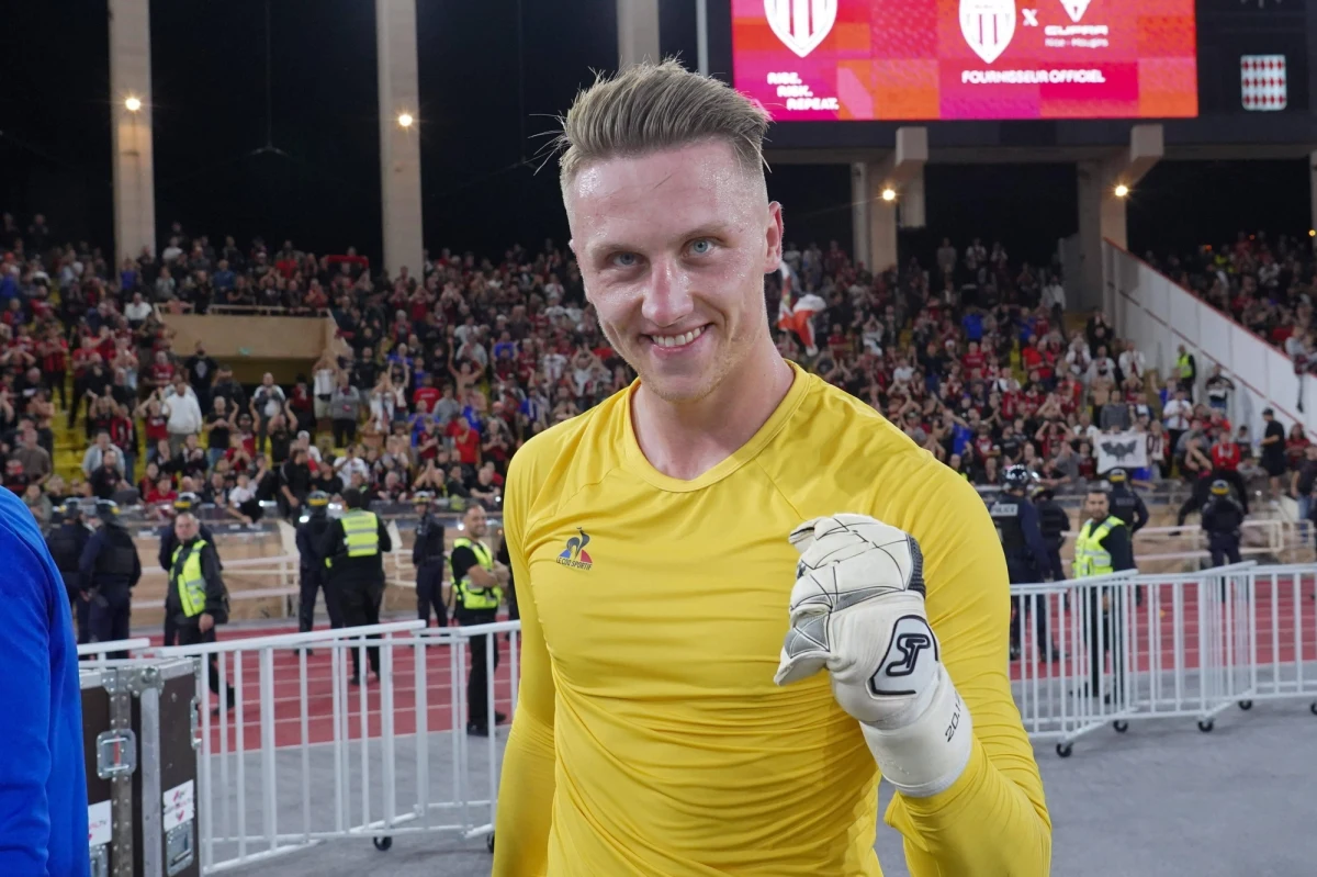 Trener piłkarskiej reprezentacji Polski Michał Probierz zdecydował o powołaniu dwóch dodatkowych zawodników do kadry na najbliższe mecze eliminacji Euro 2024. To Marcin Bułka i Bartłomiej Wdowik.