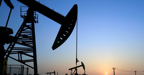 Ceny ropy na giełdzie paliw w Nowym Jorku mocno rosną w reakcji na konflikt zbrojny na Bliskim Wschodzie - podają maklerzy.