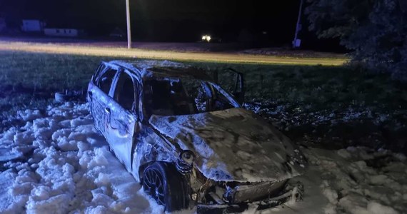 Do tragicznego wypadku doszło minionej nocy na drodze krajowej K11 w miejscowości Rogaszyce ( woj. wielkopolskie). Jedna osoba nie żyje, dwie inne  trafiły do szpitala.

