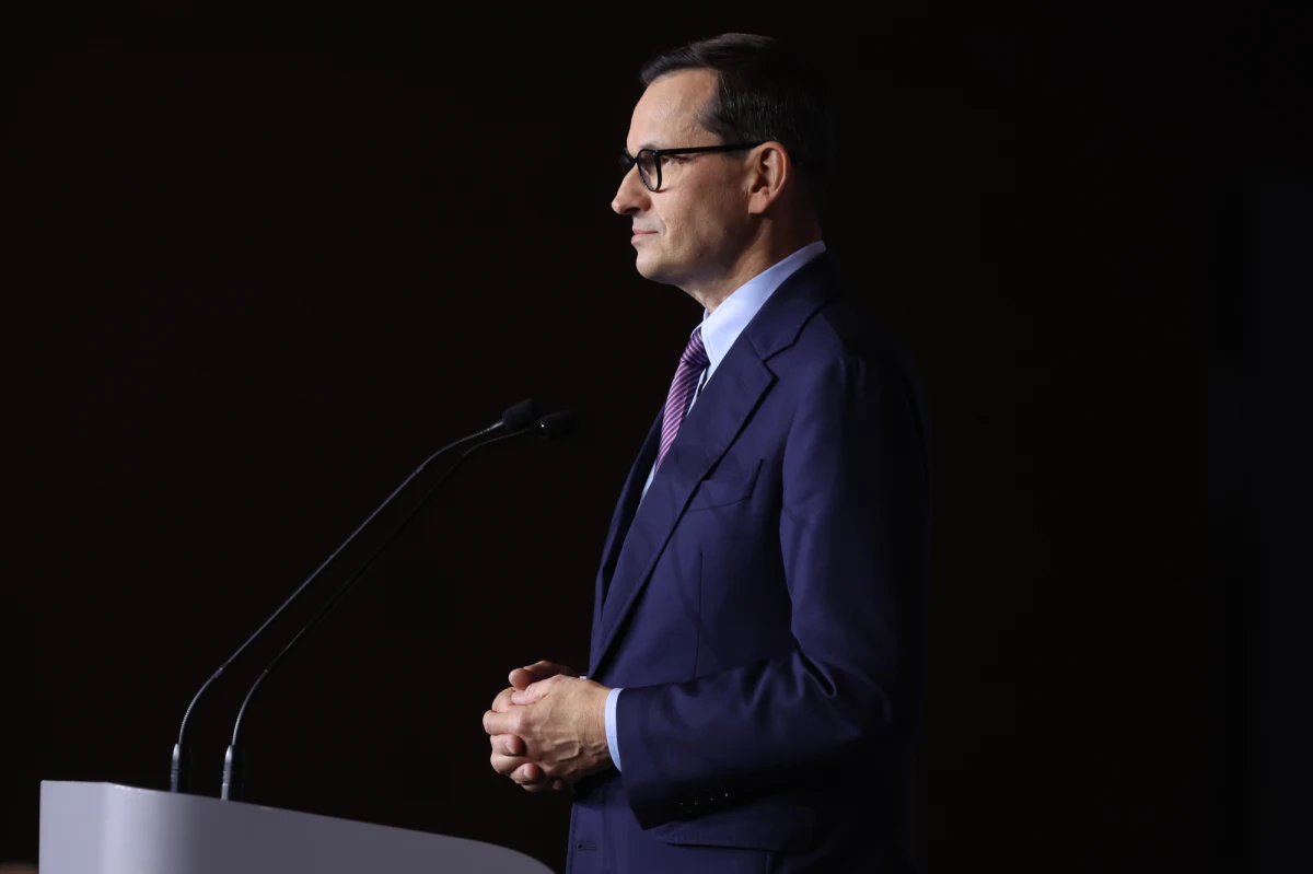 Zapowiadana na dziś przedwyborcza debata liderów prawdopodobnie zawiedzie tych, którzy chcieliby zobaczyć błyskotliwą wymianę zdań. Jej zaplanowanej formule bliżej do serii oświadczeń, transmitowanych od kilku tygodni przez media. Nawet ta oschła konwencja ma jednak potencjał budzenia potężnych emocji, choćby samym zestawieniem uczestników.