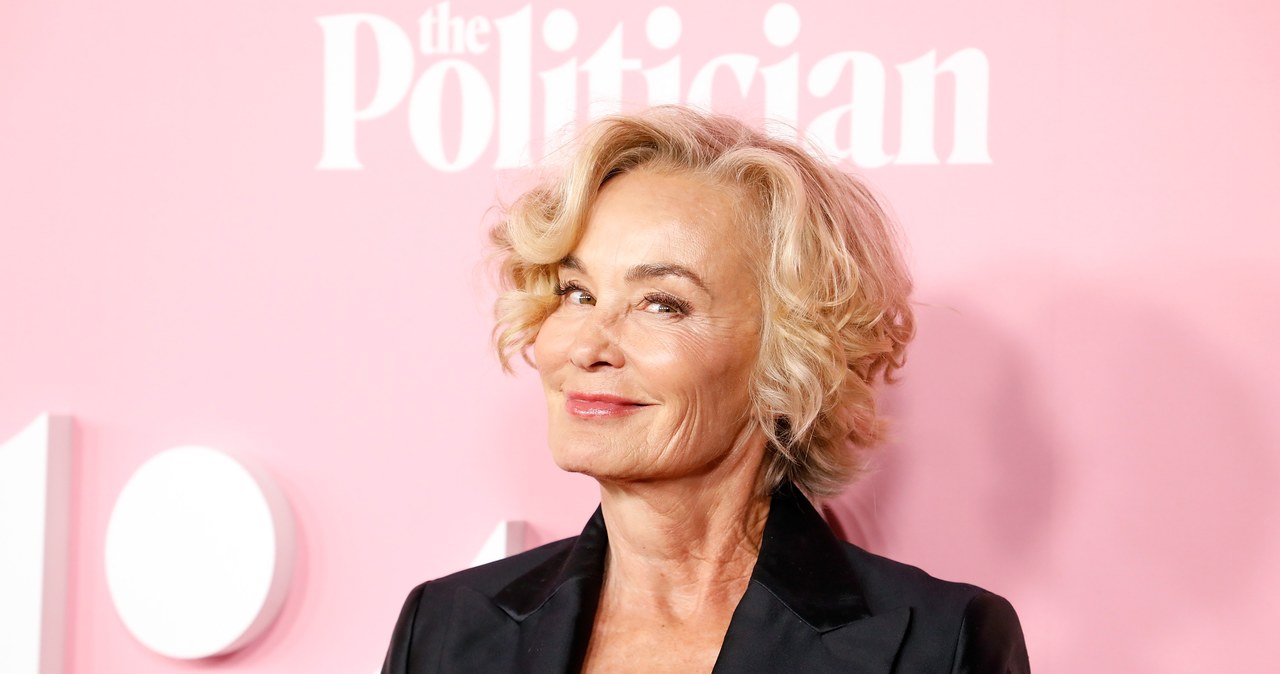 Jessica Lange, gwiazda takich kultowych produkcji, jak "Tootsie", "Błękit nieba" czy "Tramwaj zwany pożądaniem", w najnowszym wywiadzie ogłosiła, że przymierza się do zakończenia kariery aktorskiej. Aktorka wyjaśniła, że powodem tej decyzji jest jej ogromne niezadowolenie z kondycji współczesnego Hollywood. Zdaniem dwukrotnej zdobywczyni Oscara branża filmowa zatraciła swoje wartości i koncentruje się głównie na zarabianiu jak największych sum.