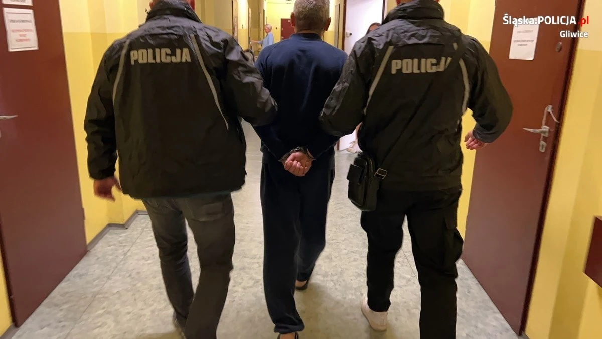 Za zabójstwo i próbę zabójstwa odpowie 55-latek zatrzymany przez policjantów w Knurowie. Do zbrodni doszło podczas zakrapianej alkoholem libacji. Zginął 32-latek, a 26-latek został ranny. Sprawcy grozi nawet dożywocie.