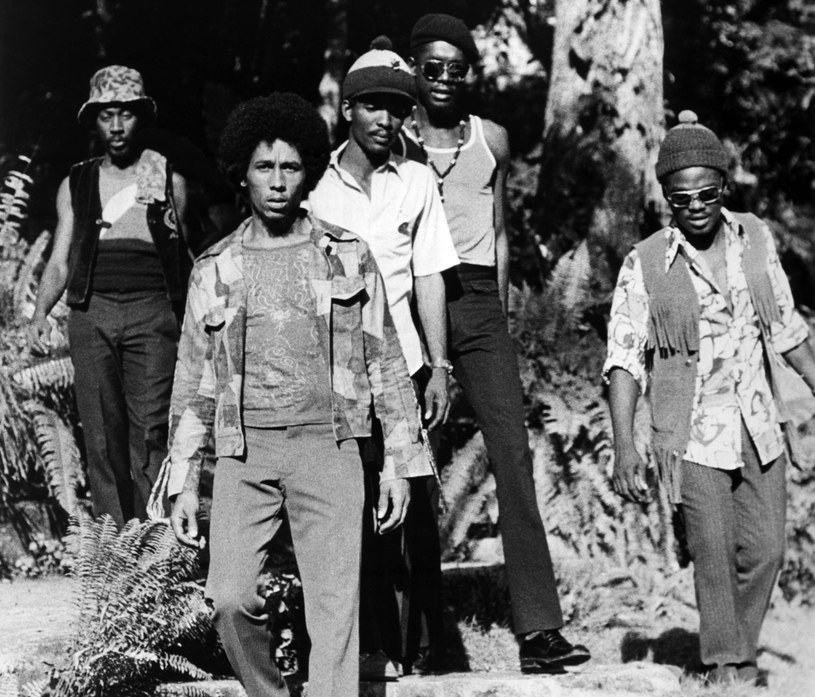 Ponad 800 tygodni na najważniejszej liście "Billboardu" przebywa składanka "Legend" zawierająca największe przeboje Boba Marleya i jego The Wailers. Przypomnijmy, że król reggae zmarł w maju 1981 r., a od tego czasu regularnie ląduje w zestawieniach gwiazd, które zarabiają miliony już po swojej śmierci.