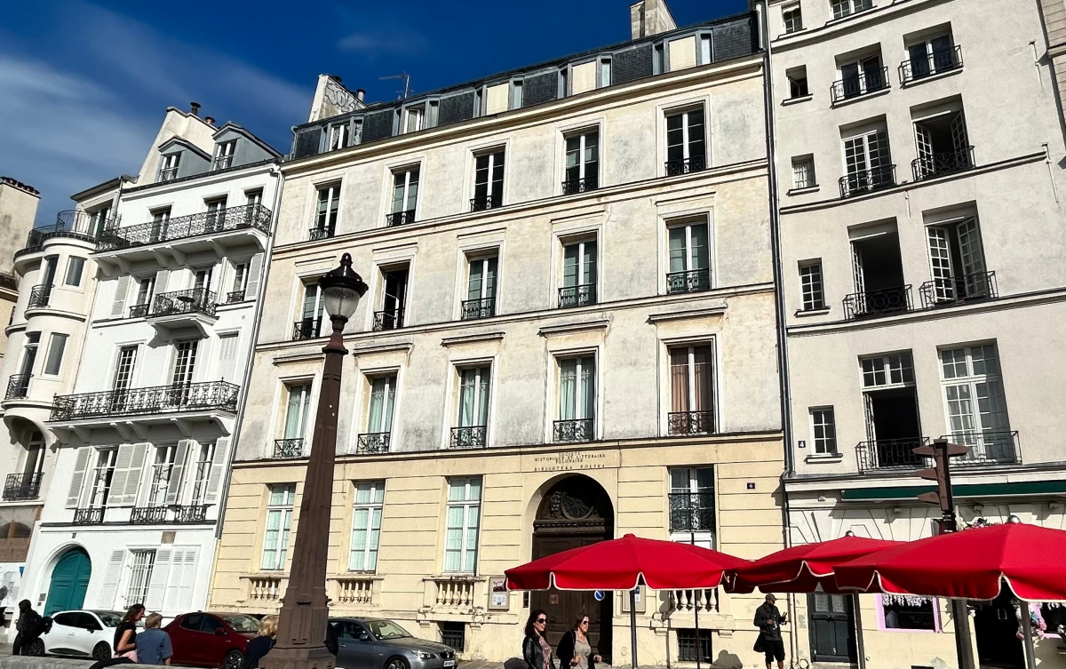 Ratowanie Biblioteki Polskiej w Paryżu zapowiedział minister kultury i dziedzictwa narodowego Piotr Gliński w czasie wizyty we francuskiej stolicy. Polski rząd będzie wspierał finansowo tę renomowaną placówkę przez co najmniej pół wieku. Paryska Polonia zabiegała o tego typu decyzję już od wielu lat.