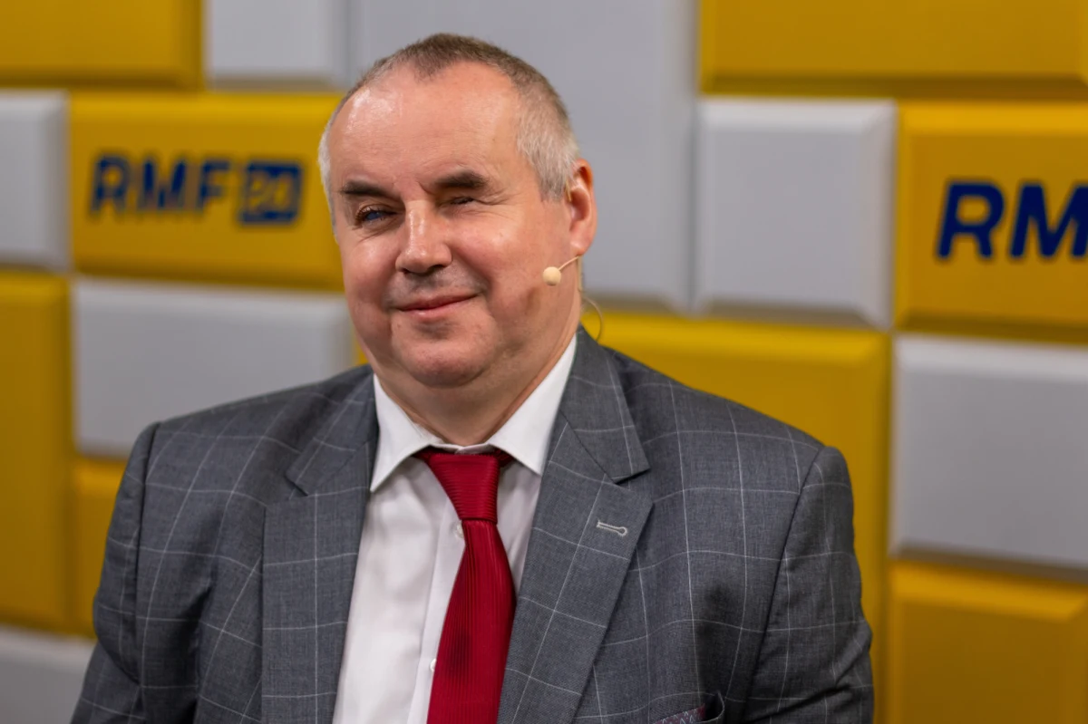 "Mówimy tylko tyle, że człowiek ma mieć prawo wyboru, kiedy przejdzie na emeryturę. To ma być dla kobiet od 60. roku życia, a mężczyzn - od 65. roku życia" - tak o polityce Prawa i Sprawiedliwości w sprawie emerytur mówił w Porannej rozmowie w RMF FM Paweł Wdówik, wiceminister rodziny i polityki społecznej oraz pełnomocnik rządu ds. osób niepełnosprawnych. Pełnomocnik rządu ds. osób niepełnosprawnych opowiedział się też za wprowadzeniem emerytur bez podatku. Pytany o potencjalnych koalicjantów, Paweł Wdówik w internetowej części Porannej rozmowy w RMF FM przyznał, że światopoglądowo najbliżej mu do Konfederacji.