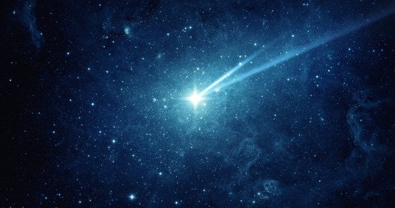 Październik jest miesiącem, podczas którego nie brakuje gwiezdnych spektakli. Obecnie możemy obserwować maksimum roju Drakonidów. Jest to coroczny rój, którego radiant znajduje się w Gwiazdozbiorze Smoka.