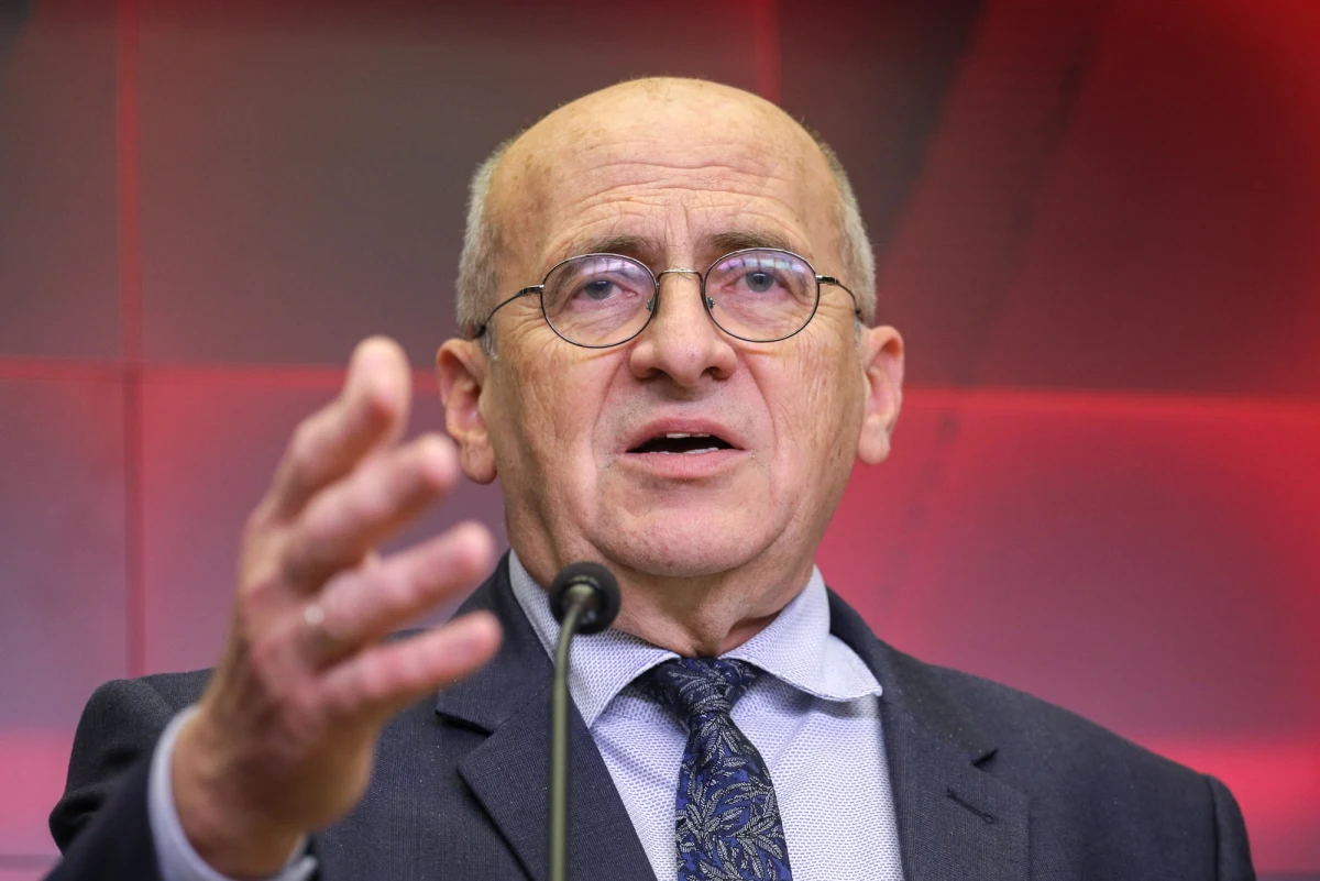 Czasowo w Izraelu przebywało ok. 1000 Polaków. Prawie 700 z nich udało nam się ewakuować - przekazał minister spraw zagranicznych Zbigniew Rau. Jak tłumaczył, ewakuacja odbywa się w dwóch kierunkach - z Tel Awiwu do Warszawy i z Tel Awiwu na Kretę.