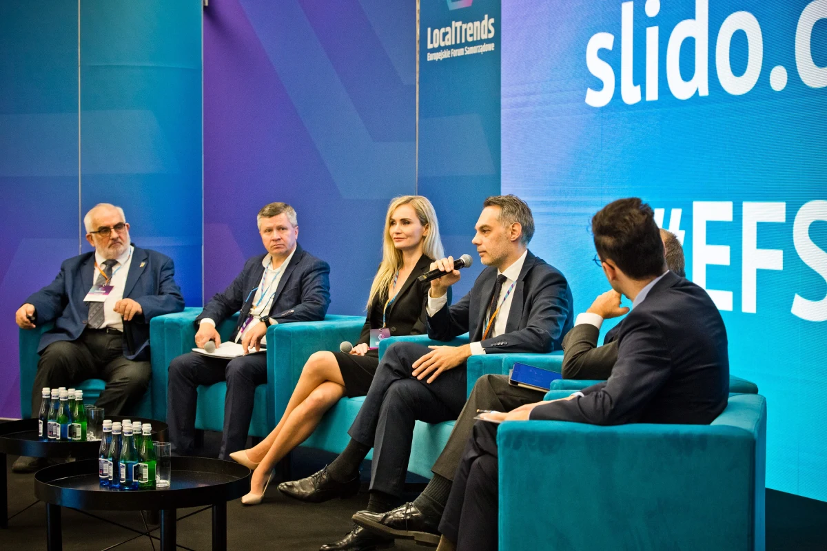 Kilkadziesiąt debat, prawie 300 panelistów i dwa dni rozmów na najważniejsze tematy dla rozwoju społeczno-gospodarczego samorządów i kraju. W dniach 17-18 października w Poznań Congress Center odbędzie się III edycja Local Trends - Europejskiego Forum Samorządowego, w trakcie którego samorządy w Polsce świętować będą swoje 25-lecie istnienia.