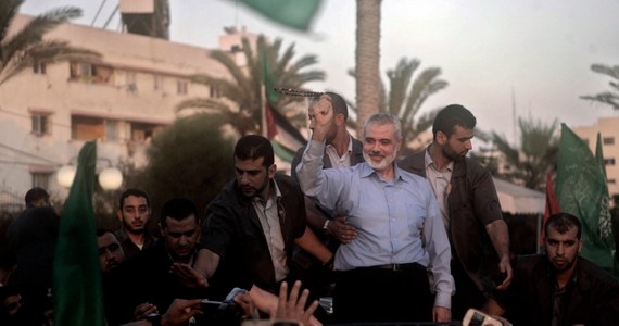 Lider palestyńskiego ugrupowania Hamas Ismail Haniyeh, cytowany przez portal Times of Israel, ogłosił we wtorek, że kwestia wymiany jeńców będzie omawiana dopiero po zakończeniu wojny z Izraelem.