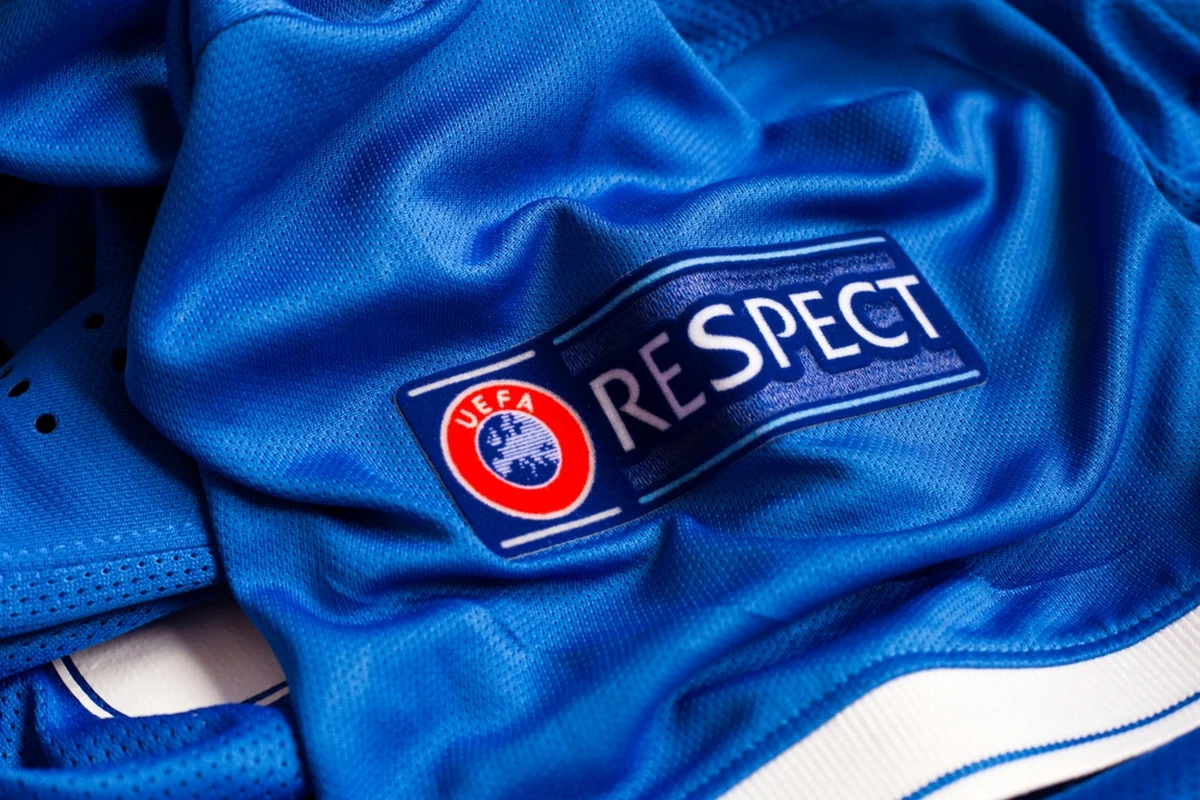 UEFA zdecydowała o porzuceniu planów przywrócenia rosyjskich drużyn juniorskich do rozgrywek międzynarodowych. Propozycja wzbudziła sprzeciw kilkunastu federacji piłkarskich. Dziś organizacja poinformowała, że nie udało się wypracować konsensusu w tej sprawie.