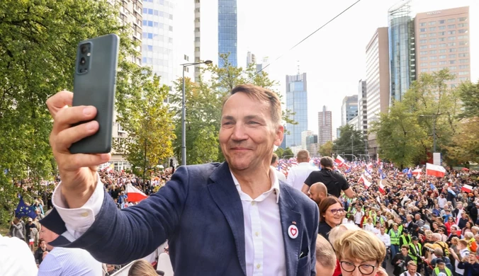 Radosław Sikorski: Pytania w referendum są durne. Nie pozwolę robić z siebie idioty