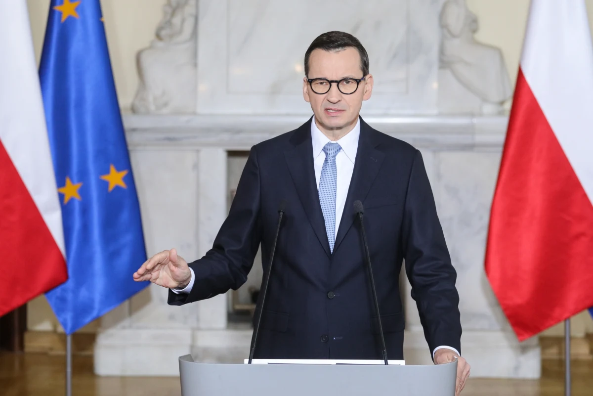 „Opozycja i jej pomocnicy przedstawiają zmanipulowane informacje, aby podważyć stabilność polskiego wojska” - powiedział w środę w KPRM premier Mateusz Morawiecki. Zarzucił też Donaldowi Tuskowi, że politycznie wykorzystuje odejścia z armii.