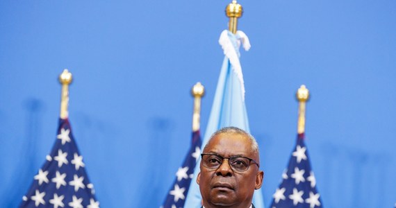 Stany Zjednoczone zapewniają, że będą w stanie wspierać działania wszystkich partnerów, którzy znaleźli się w krytycznej sytuacji. Przebywający w Brukseli szef Pentagonu Lloyd Austin przekazał, że USA wciąż pozostają zdolne "do rozmieszczenia swoich sił i zasobów, w kilku miejscach jednocześnie".