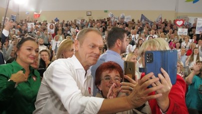 Tusk: Na czele rządu stoi człowiek, którego jedyną pasją jest zarabianie pieniędzy