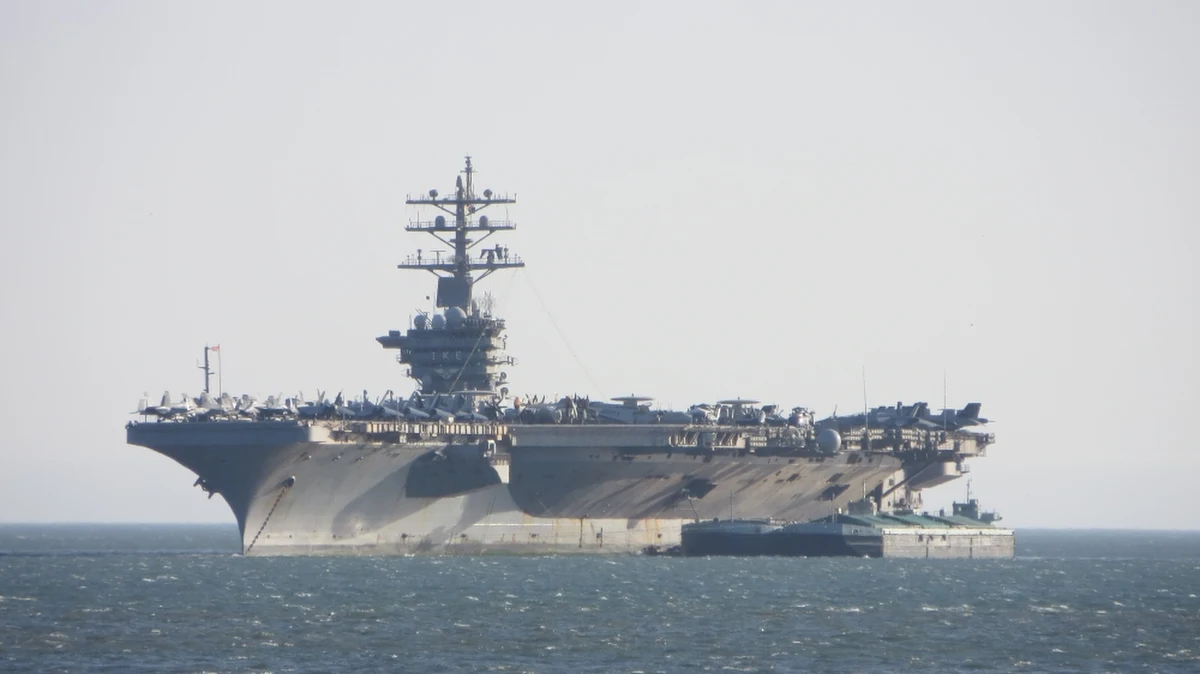 USA wysyłają w rejon Morza Śródziemnego kolejny lotniskowiec z grupą uderzeniową. USS Dwight Eisenhower i eskortujące go okręty będą mogły wspomóc oddelegowany wcześniej w ten rejon USS Gerald Ford. O decyzji poinformował rzecznik amerykańskiej Rady Bezpieczeństwa Narodowego John Kirby.