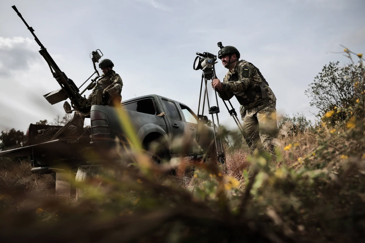 Rosjanie przeszli do ataku na wschodzie Ukrainy - ich celem jest zajęcie Awdijiwki w obwodzie donieckim. Sęk w tym, że trudno mówić o powodzeniu tych działań - pole bitwy usiane jest zniszczonymi rosyjskimi czołgami i ciałami żołnierzy. Walki jednak trwają, dlatego Ukraińcy nie mogą jeszcze odtrąbić sukcesu.