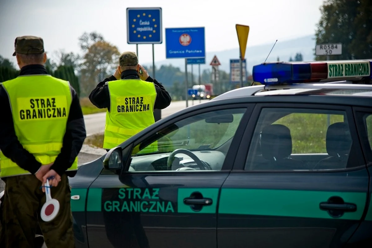 14 osób - trzynastu Syryjczyków i Irakijczyk - zatrzymała czeska służba celna w rejonie miejscowości Hradec Kralove przy granicy z Polską. Akcja była możliwa dzięki współpracy z jednostką polskiej straży granicznej w Legnicy.