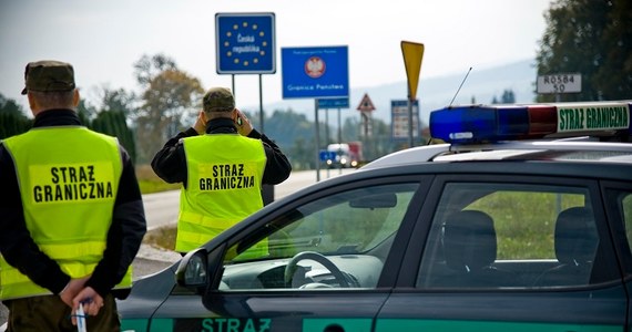 14 osób - trzynastu Syryjczyków i Irakijczyk - zatrzymała czeska służba celna w rejonie miejscowości Hradec Kralove przy granicy z Polską. Akcja była możliwa dzięki współpracy z jednostką polskiej straży granicznej w Legnicy.