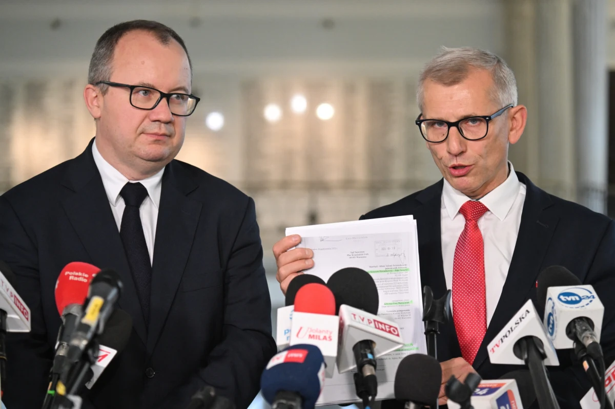 Sąd Najwyższy oddalił skargę złożoną przez byłego Rzecznika Praw Obywatelskich Adama Bodnara i senatora niezależnego Krzysztofa Kwiatkowskiego. Dotyczyła ona wytycznych Państwowej Komisji Wyborczej ws. liczenia głosów w wyborach parlamentarnych. 