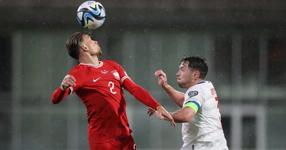 Reprezentacja Polski w debiucie Michała Probierza na stanowisku selekcjonera pokonała na wyjeździe Wyspy Owcze 2:0. Lokalne media oceniły, że gospodarze zagrali dobry futbol, natomiast Biało-Czerwoni - mimo wygranej - nie pokazali wielkiej siły.