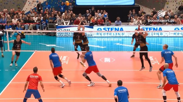 Skrót meczu XVIII Agrobex Memoriału Arkadiusza Gołasia Grupa Azoty ZAKSA Kędzierzyn-Koźle – Projekt Warszawa 1:3 (21:25, 20:25, 25:18, 23:25).

