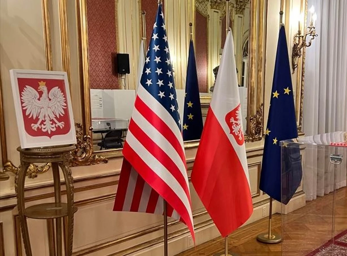 W 25 obwodach we wschodnich Stanach Zjednoczonych rozpoczęło się głosowanie w wyborach do Sejmu i Senatu oraz w referendum. W 52 komisjach w 21 stanach głosować będzie kilkadziesiąt tysięcy Polaków w USA.