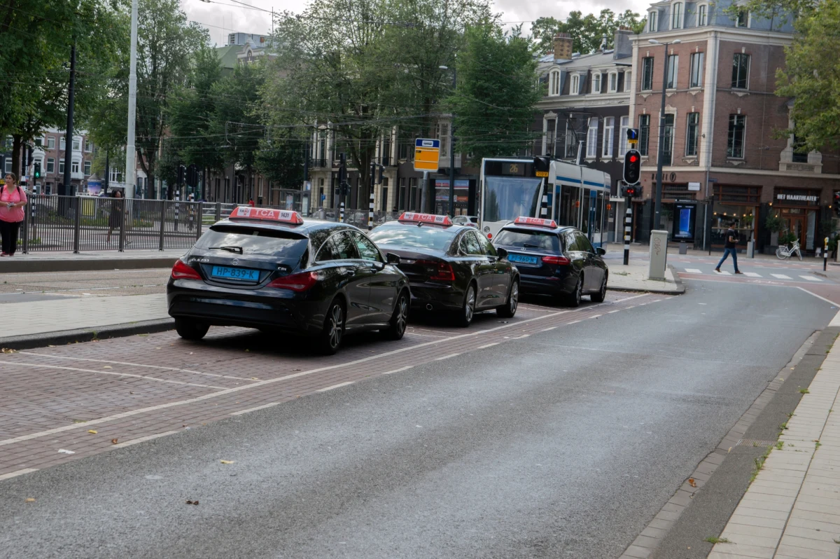 Śledztwo w sprawie usługi zamawiania taksówek Yango, spółki zależnej rosyjskiej firmy Yandex, prowadzi holenderski urząd ochrony danych (AP) - podała rozgłośnia BNR. AP bada, czy dane użytkowników aplikacji mogą być przekazywane rosyjskiej Federalnej Służbie Bezpieczeństwa (FSB).