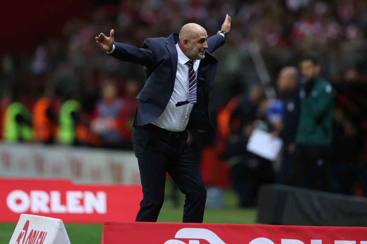 Piłkarze reprezentacji Polski zremisowali na PGE Narodowym z Mołdawią 1:1 w ramach eliminacji do przyszłorocznych mistrzostw Europy. Po meczu selekcjoner Michał Probierz przyznał, że o ile zaangażowanie i podejście do gry "były na plus", o tyle zabrakło skuteczności. "Czuję niedosyt" - podkreślił.