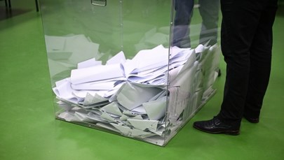 Do 3 nad ranem trwało głosowanie w komisji na Jagodnie we Wrocławiu
