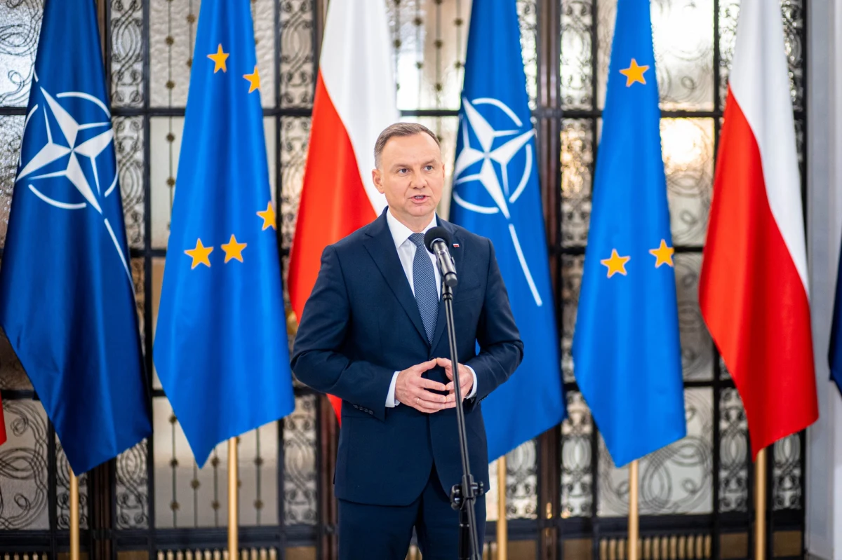 Prezydent Andrzej Duda w wypowiedzi dla mediów nie zdradził komu powierzy misję utworzenia nowego rządu. Zaznaczył, że trzeba czekać na oficjalne wyniki wyborów.