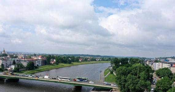 W drugiej połowie listopada powinien zakończyć się remont Mostu Dębnickiego w Krakowie. To jedna z najważniejszych przepraw przez Wisłę w mieście, łącząca Aleje Trzech Wieszczów z rondem Grunwaldzkim.