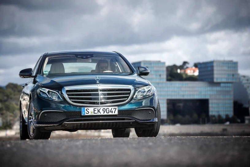 Używany Mercedes Klasy E W213. Diesel OM654 ma słaby punkt