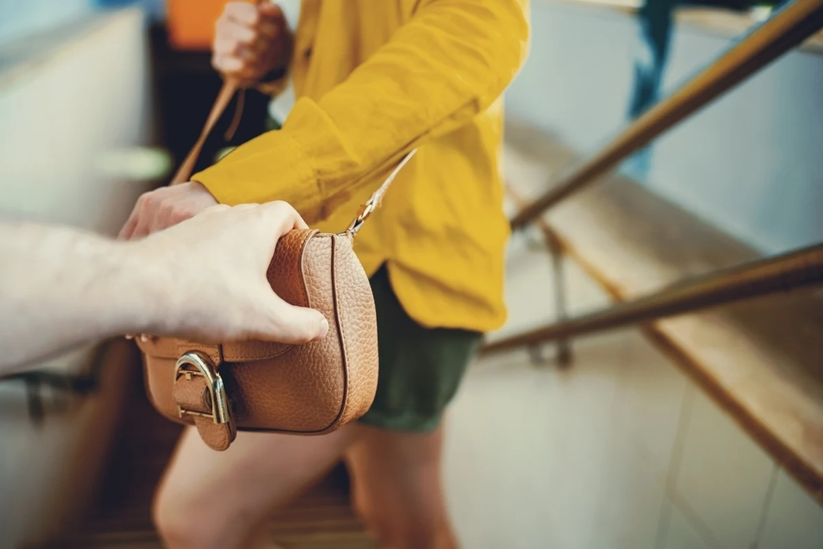 "Łączy Nas Siła" - to hasło projektu realizowanego przez wrocławskich policjantów, który jest przeznaczone dla kobiet. Wspólnie z Fundacją Samuraj funkcjonariusze zamierzają podnieść świadomość oraz umiejętności kobiet w zakresie samoobrony.