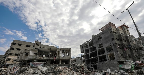 ​W Strefie Gazy wody, prądu i paliwa zostało na 24 godziny i jeśli w tym czasie nie nadejdzie pomoc, lekarze będą mogli jedynie przygotowywać akty zgonu - oświadczył w poniedziałek szef regionalnego oddziału Światowej Organizacji Zdrowia (WHO) Ahmed Al-Mandhari.