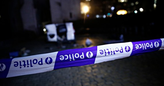Dwie osoby zginęły w poniedziałek w strzelaninie w Brukseli w pobliżu Place Sanctelette. Mężczyzna, który zastrzelił dwóch kibiców reprezentacji Szwecji w piłce nożnej, miał podczas ataku krzyczeć "Allahu akbar" - podał portal informacyjny 7sur7.