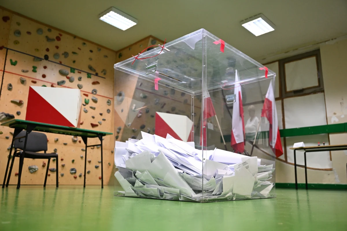 Prawo i Sprawiedliwość straciło 14 miejsc w Senacie. Kandydaci partii uzyskali w obecnych wyborach 34 mandaty. Zdecydowaną przewagę w izbie wyższej zdobyła opozycja, którą reprezentować będzie 66 senatorów.