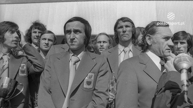 17 października 1973 roku doszło do jednego z najważniejszych meczów dziejach polskiego futbolu. Reprezentacja Biało-Czerwonych zagrała wówczas na Wembley z Anglikami kluczowe spotkanie w walce o awans na MŚ '74. "Zwycięski remis" 1:1 sprawił, że podopieczni Kazimierza Górskiego wyeliminowali "Synów Albionu" i sami po 36 latach przerwy pojechali na mundial. Z okazji 50-lecia od legendarnego starcia prezentujemy drugą część rozmowy Krystiana Natońskiego z Grzegorzem Lato - jednym z bohaterów tamtej rywalizacji.