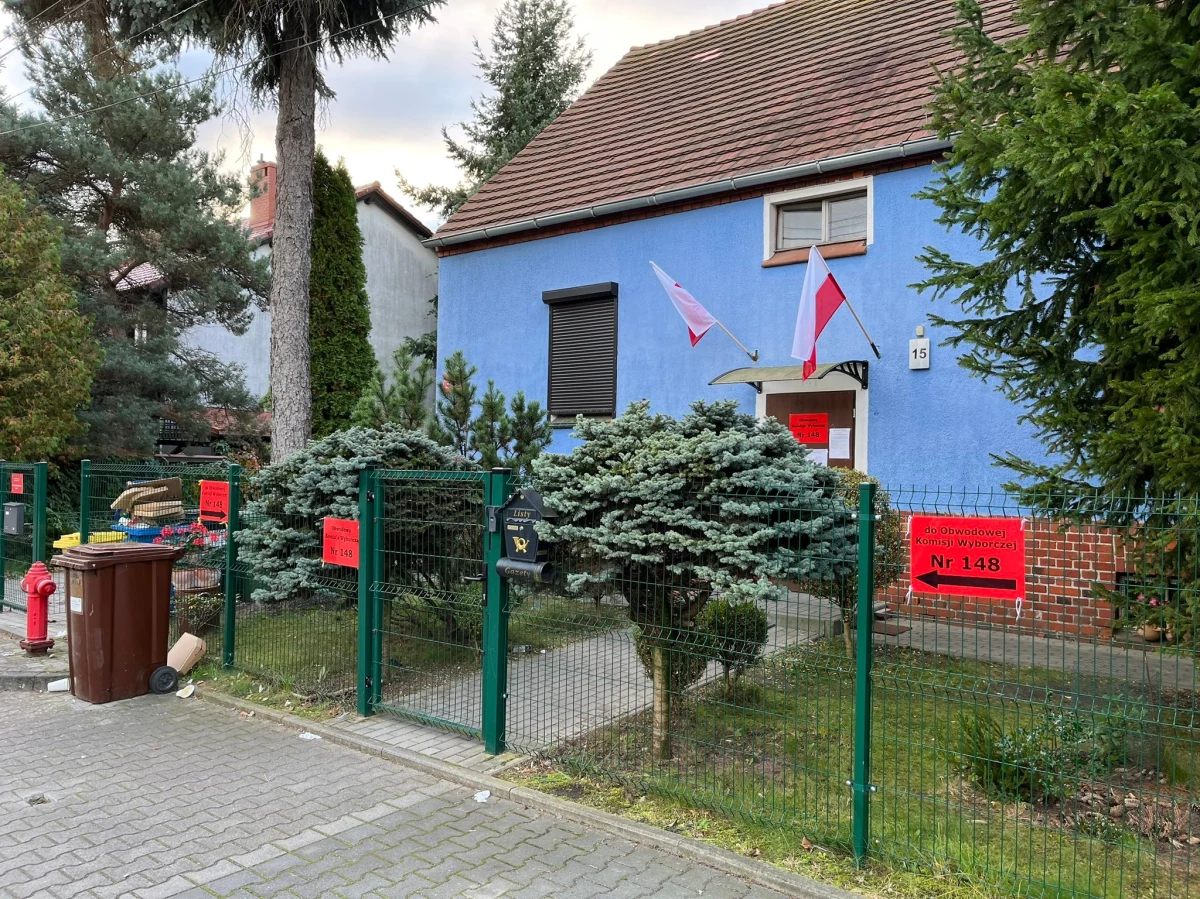 Miażdżąca porażka Prawa i Sprawiedliwości w obwodowej komisji wyborczej na wrocławskim osiedlu Jagodno. Komisja zasłynęła z tego, że głosowanie trwało tam prawie do godz. 3 w nocy w poniedziałek. 