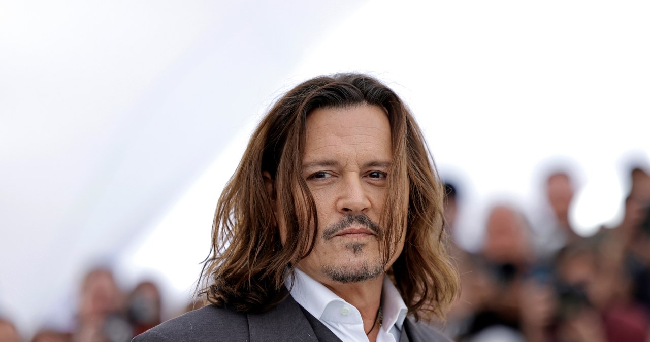 Johnny Depp postanowił po dwudziestu pięciu latach przerwy ponownie stanąć za kamerą. Aktor realizuje właśnie film o słynnym malarzu i rzeźbiarzu Amedeo Modiglianim. Najnowsze plotki wskazują jednak, że na planie nie dzieje się najlepiej, a gwiazdor wrócił do ostrego imprezowania.