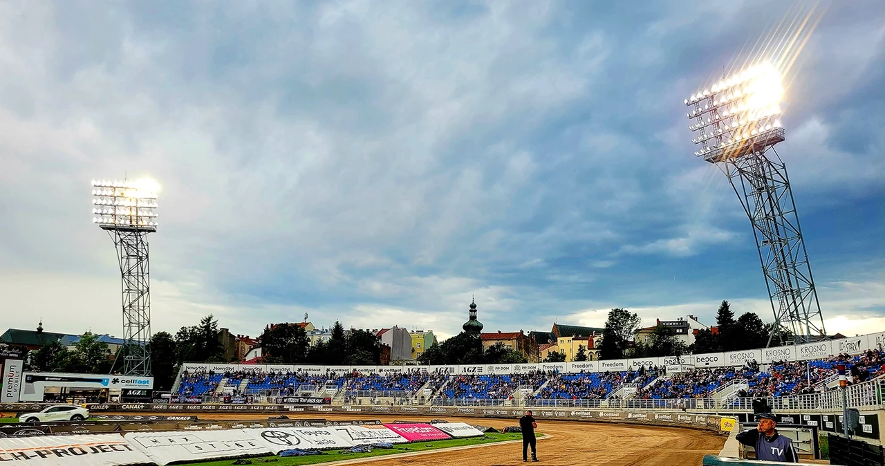 Stadion Wilków Krosno pięknieje w oczach.